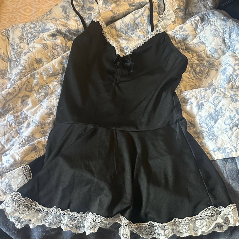 Elegant Black Lace Chemise